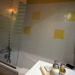 Western Blanche De Castille Szálloda 3*