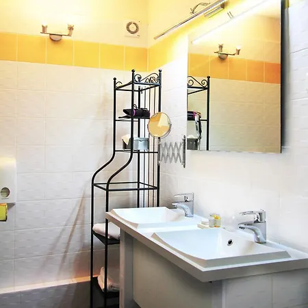 Western Blanche De Castille Hotel
