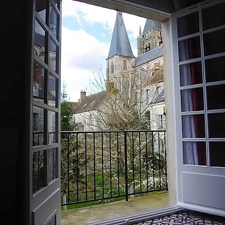 Western Blanche De Castille 3*