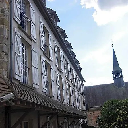 Western Blanche De Castille 3* Dourdan