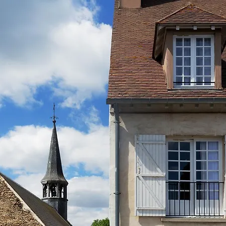 Western Blanche De Castille 3* Dourdan