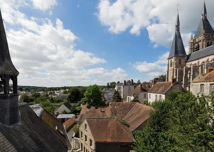 Western Blanche De Castille 3* Dourdan
