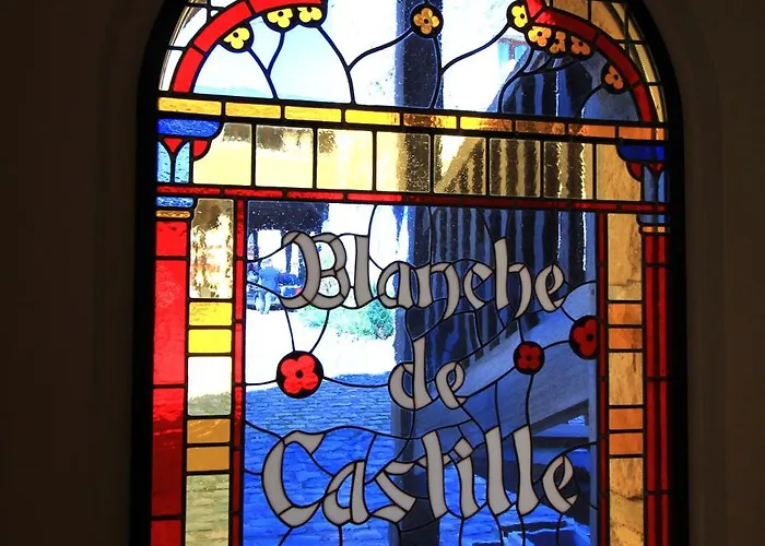 Western Blanche De Castille 3* Dourdan