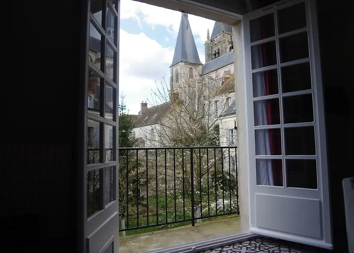 Western Blanche De Castille 3* Dourdan
